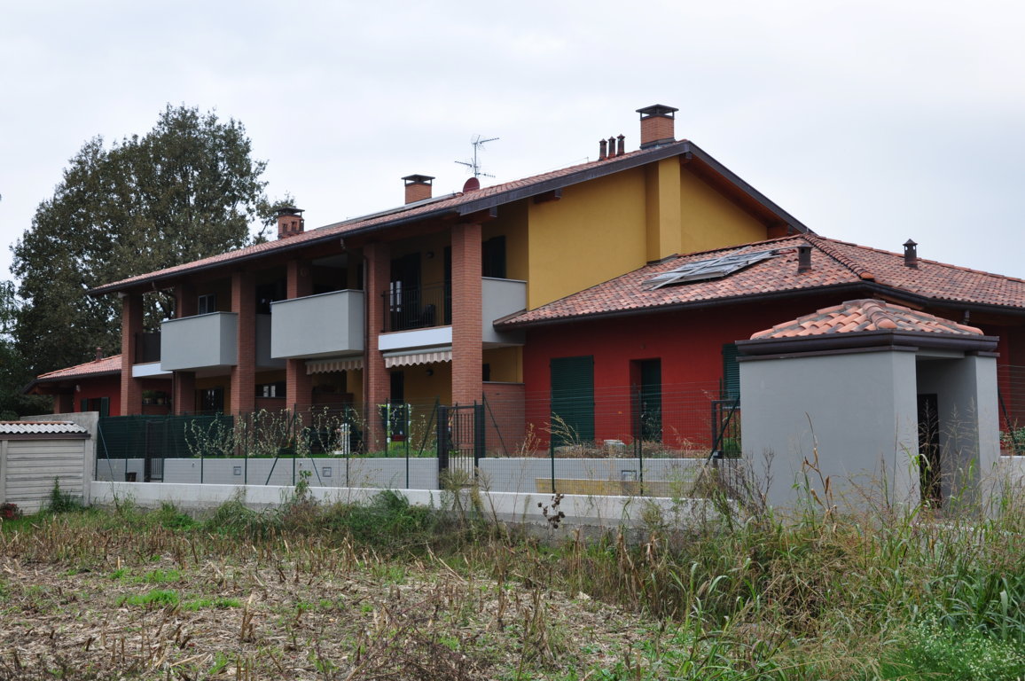Edificio in Lomazzo (CO)