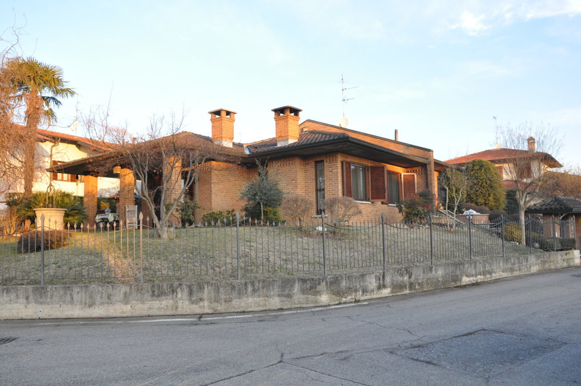 Villa unifamiliare in Bregnano (CO)